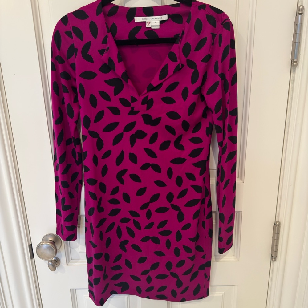 Diane von Furstenberg pink and black dress